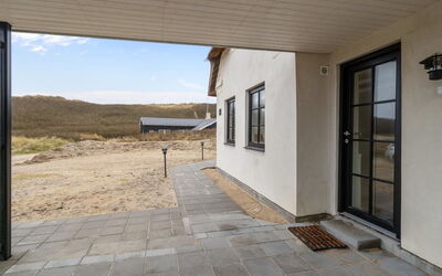 Annelouise - 100M from the Sea