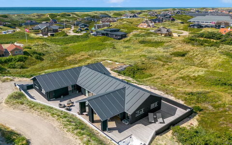 Maximiliane - from the Sea: Tag, Land Lot, Sommerhus, Hjem, Landdistrikt, Skur, Sidespor, Garden Bygninger, Bjælkehytte, Hytte