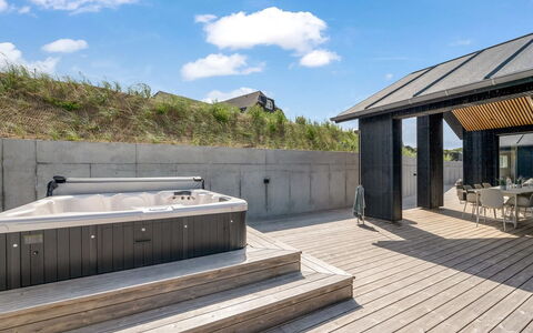 Maximiliane - from the Sea: Tag, Land Lot, Sommerhus, Hjem, Landdistrikt, Skur, Sidespor, Garden Bygninger, Bjælkehytte, Hytte