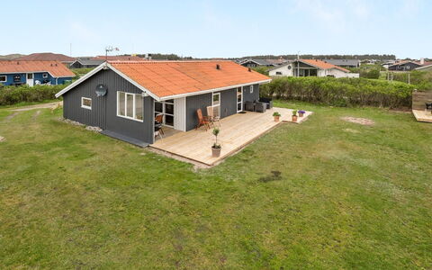 Thamara - 350M from the Sea: Hus, Tag, Hjem, Sommerhus, Skur, Garden Bygninger, Sidespor, Gård, Bjælkehytte, Hytte