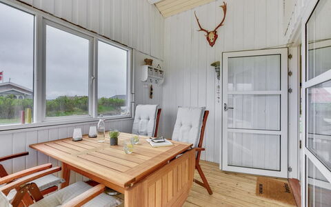 Thamara - 350M from the Sea: Hus, Tag, Hjem, Sommerhus, Skur, Garden Bygninger, Sidespor, Gård, Bjælkehytte, Hytte