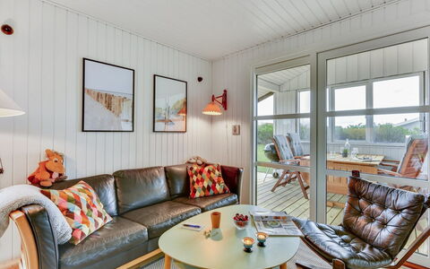 Thamara - 350M from the Sea: Hus, Tag, Hjem, Sommerhus, Skur, Garden Bygninger, Sidespor, Gård, Bjælkehytte, Hytte