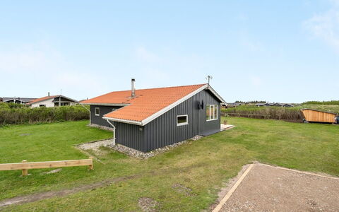 Thamara - 350M from the Sea: Hus, Tag, Hjem, Sommerhus, Skur, Garden Bygninger, Sidespor, Gård, Bjælkehytte, Hytte