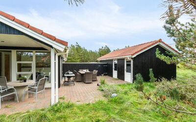 Henkil - 700M from the Sea