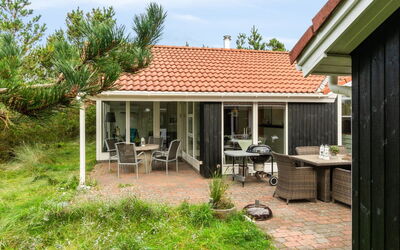 Henkil - 700M from the Sea