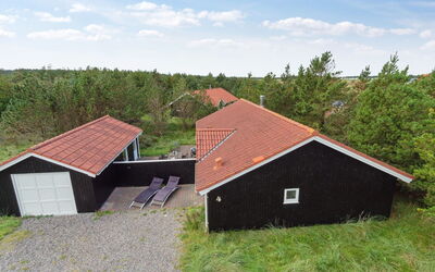 Henkil - 700M from the Sea