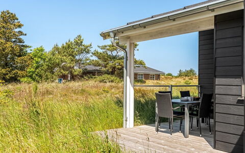Raakel - 950M from the Sea: Sommerhus, Have, Sidespor, Garden Bygninger, Skygge, Gård, Backyard, Lawn, Stuehus, Landscaping
