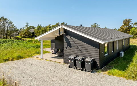 Raakel - 950M from the Sea: Sommerhus, Have, Sidespor, Garden Bygninger, Skygge, Gård, Backyard, Lawn, Stuehus, Landscaping