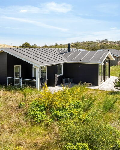 Raakel - 950M from the Sea