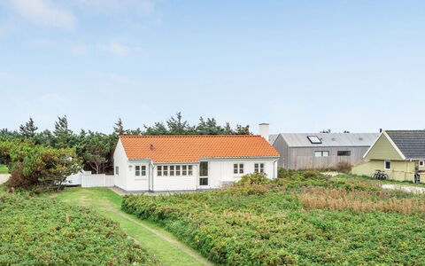 Meindor - 350M from the Sea: Sommerhus, Skur, Hytte, Stuehus, Prærie, Hytte, Lade, Bjælkehytte, Garden Bygninger