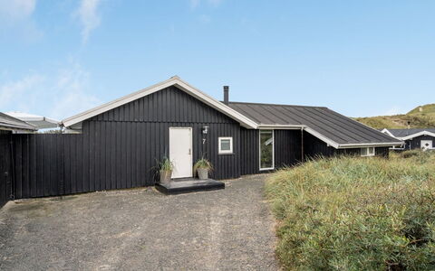 Arwen - 200M from the Sea: Tækning, Sommerhus, Hus, Tag, Hjem, Stuehus, Hytte, Estate, Landsby