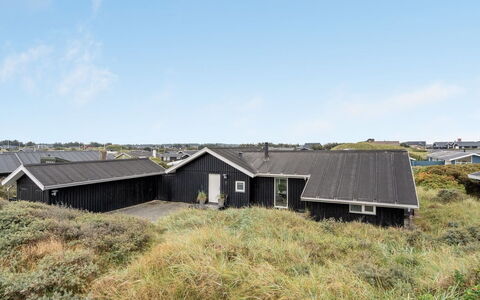 Arwen - 200M from the Sea: Tækning, Sommerhus, Hus, Tag, Hjem, Stuehus, Hytte, Estate, Landsby