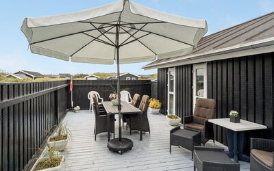 Arwen - 200M from the Sea