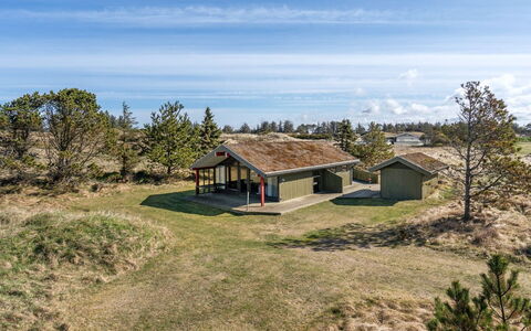 Alfrik - 900M from the Sea: Boligområde, Tag, Forstad, Indkørsel, Estate, Skorsten