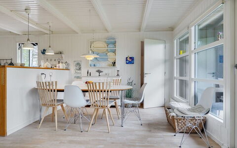 Bernadeta - 1.2Km from the Sea: Tag, Hus, Hjem, Sommerhus, Sidespor, Estate, Indkørsel, Garden Bygninger, Gård, Skur