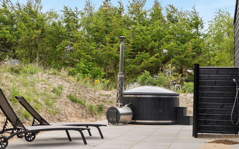 Antonina - 800M from the Sea: Udendørs Møbler, Skygge, Have, Dæk, Udendørs Struktur, Design, Gård, Backyard, Stol, Gårdhave