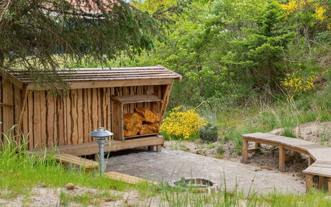 Antonina - 800M from the Sea: Træ, Landdistrikt, Skur, Garden Bygninger, Have, Bjælkehytte, Hytte, Backyard, Hytte