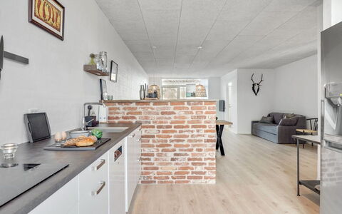 Ilsabe - 2Km from the Sea: Svømmepøl, Udendørs Møbler, Møbel, Udvej, Flise, Eco Hotel, Skygge, Stol, Fritid, Estate