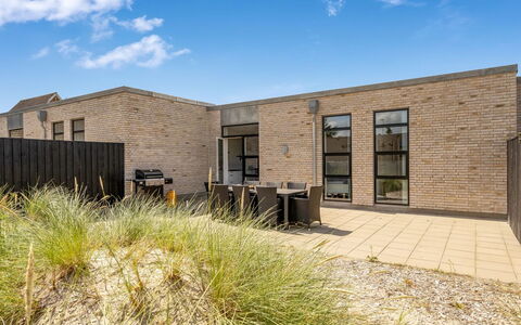 Ilsabe - 2Km from the Sea: Træ, Gulvbelægning, Indretning, Etage, Møbel, Trægulve, Værelse, Loft, Bejdse, Hårdttræ