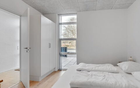 Ilsabe - 2Km from the Sea: Træ, Gulvbelægning, Indretning, Etage, Møbel, Trægulve, Værelse, Loft, Bejdse, Hårdttræ