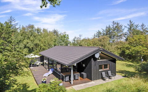 Angja - 800M from the Sea: Tag, Hus, Hjem, Sommerhus, Busk, Sidespor, Dør, Garden Bygninger, Estate, Veranda