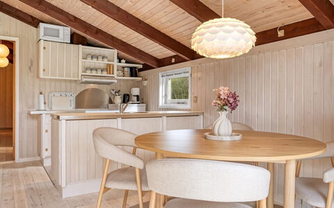 Ingimar - 2.2Km from the Sea: Arkitektur, Tag, Hjem, Kompositmateriale, Dagslys, Sidespor, Indkørsel