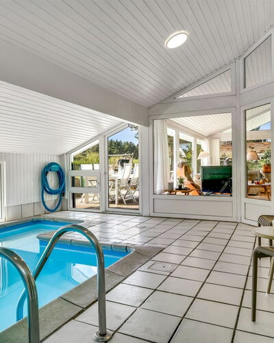 Gladis - 900M from the Sea