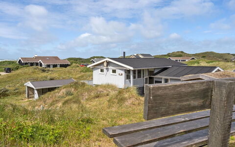 Kulle - 200M from the Sea: Træ, Hjem, Veranda, Dæk, Hårdttræ, Tag, Bejdse, Trægulve, Eco Hotel