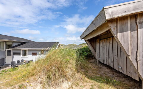 Kulle - 200M from the Sea: Træ, Hjem, Veranda, Dæk, Hårdttræ, Tag, Bejdse, Trægulve, Eco Hotel