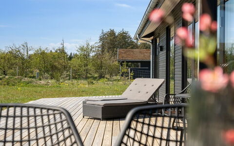 Fredrika - 1.5Km from the Sea: Udendørs Møbler, Have, Skygge, Gård, Stol, Landscaping, Backyard, Garden Bygninger, Udendørs Struktur, Gårdhave
