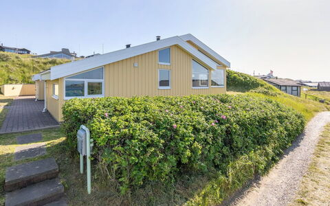 Heidine - 176M from the Sea: Tag, Land Lot, Sommerhus, Hjem, Landdistrikt, Skur, Sidespor, Garden Bygninger, Bjælkehytte, Hytte