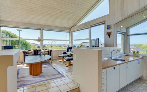 Heidine - 176M from the Sea: Tag, Land Lot, Sommerhus, Hjem, Landdistrikt, Skur, Sidespor, Garden Bygninger, Bjælkehytte, Hytte