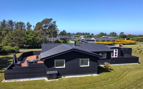 Kamp - 700M from the Sea: Træ, Hjem, Veranda, Dæk, Hårdttræ, Tag, Bejdse, Trægulve, Eco Hotel