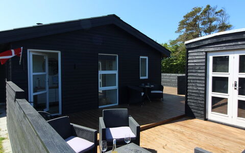 Kamp - 700M from the Sea: Træ, Hjem, Veranda, Dæk, Hårdttræ, Tag, Bejdse, Trægulve, Eco Hotel