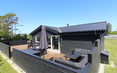 Kamp - 700M from the Sea