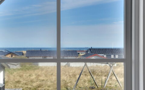 Galin - 200M from the Sea: Boligområde, Tag, Forstad, Indkørsel, Estate, Skorsten
