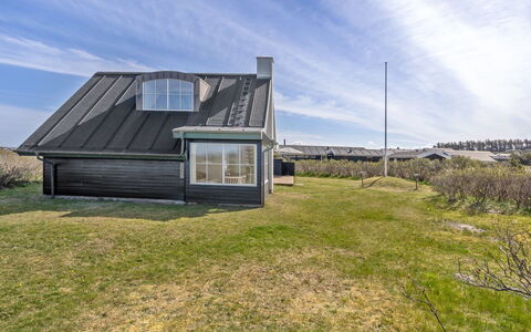Galin - 200M from the Sea: Boligområde, Tag, Forstad, Indkørsel, Estate, Skorsten