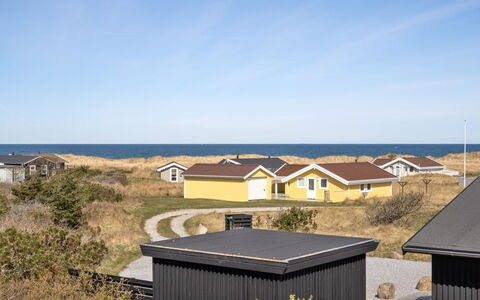 Galin - 200M from the Sea: Boligområde, Tag, Forstad, Indkørsel, Estate, Skorsten