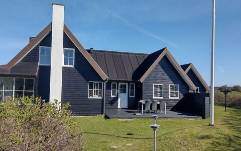 Galin - 200M from the Sea: Lejlighed, Skygge, Altan, Stol, Hegn, Udendørs Møbler, Aluminium, Kunstgræs