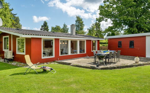 Ilari - 280M from the Sea: Boligområde, Tag, Forstad, Indkørsel, Estate, Skorsten