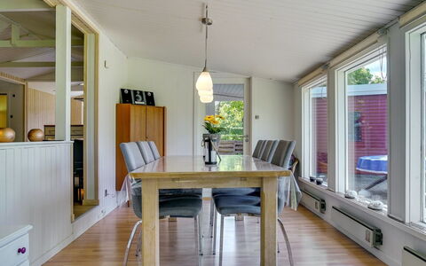 Ilari - 280M from the Sea: Boligområde, Tag, Forstad, Indkørsel, Estate, Skorsten