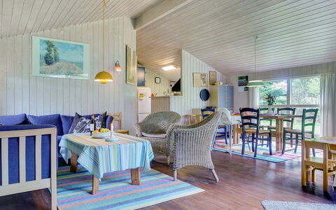 Loreia - 200M from the Sea: Svømmepøl, Udendørs Møbler, Møbel, Udvej, Flise, Eco Hotel, Skygge, Stol, Fritid, Estate