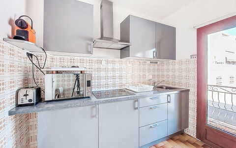 Provence Parc: Køkken, Køkken Apparat, Større Bandage, Countertop, Indretning, Cabinetry, Husholdningsapparat, Køkkenvask, Gulvbelægning, Hjem
