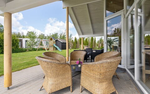 Harek - 800M from the Sea: Træ, Veranda, Møbel, Stol, Hjem, Skygge, Loft, Estate, Hårdttræ, Dæk