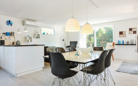 Touko - 850M from the Sea: Græs, Hus, Tag, Hjem, Sommerhus, Busk, Land Lot, Landdistrikt, Stuehus, Bunddække
