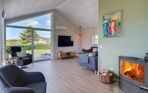 Elsebet - 600M from the Sea: Plantesamfund, Sollys, Urteagtig Plante, Have, Plantation, Landbrug, Farm