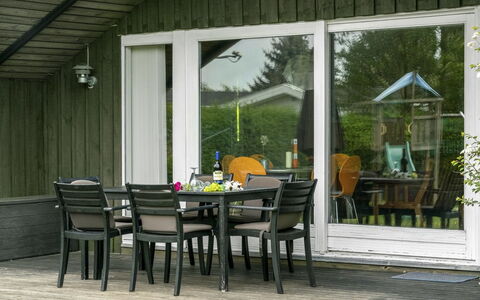 Simonia - 600M from the Sea: Plantesamfund, Sollys, Urteagtig Plante, Have, Plantation, Landbrug, Farm