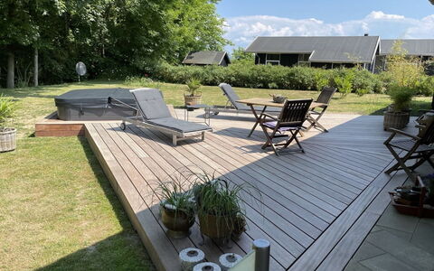 Helena - 250M from the Sea: Plantesamfund, Sollys, Urteagtig Plante, Have, Plantation, Landbrug, Farm