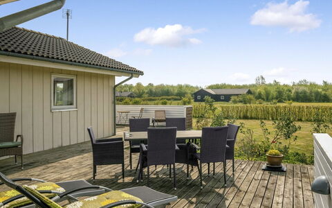 Reimer - 700M from the Sea: Boligområde, Tag, Forstad, Indkørsel, Estate, Skorsten