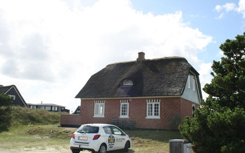 Liselott - 300M from the Sea: Tag, Hus, Hjem, Sommerhus, Dør, Sidespor, Dæk, Veranda, Planke, Hårdttræ